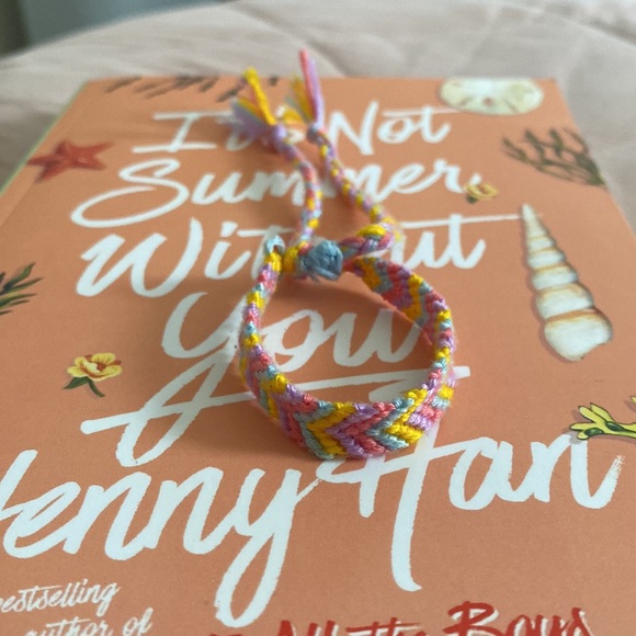 light yellow, light blue, light pink, and light purple chevron string bracelet! - Picture 3 of 4